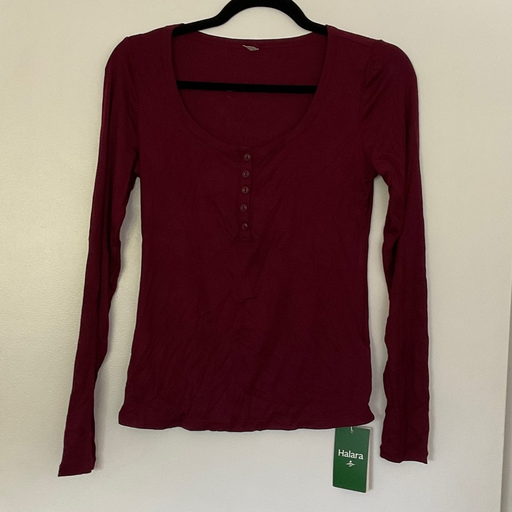 NWT Halara top size medium